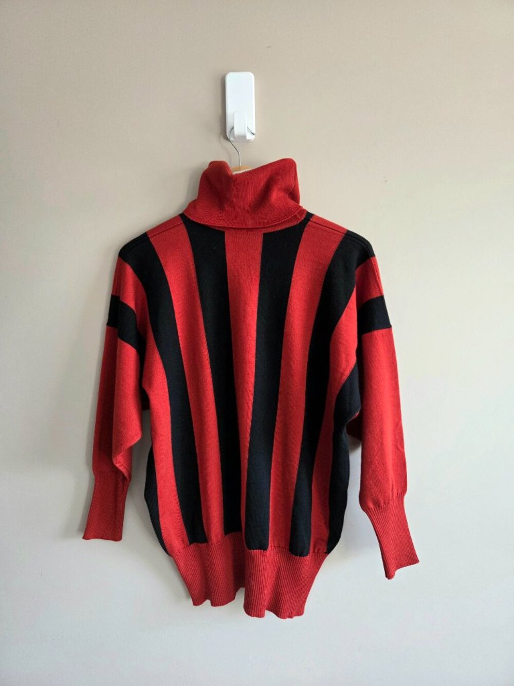 Vintage Jaeger 100% Wool Black Red Striped Dolman Sleeve Turtleneck Sweater - Picture 2 of 5
